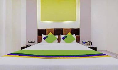 hotel room main image hotel room main image