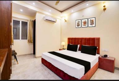 hotel room main image hotel room main image
