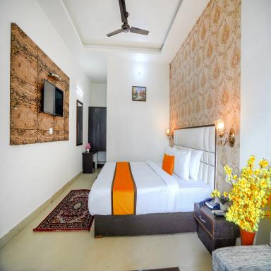 hotel room main image hotel room main image