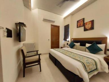 hotel room main image hotel room main image