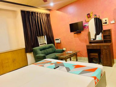 hotel room main image hotel room main image