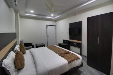 hotel room main image hotel room main image