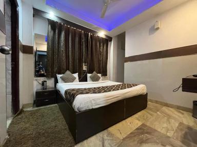 hotel room main image hotel room main image