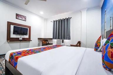 hotel room main image hotel room main image