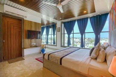 hotel room main image hotel room main image