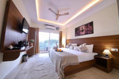 hotel room main image hotel room main image