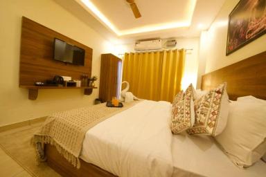 hotel room main image hotel room main image