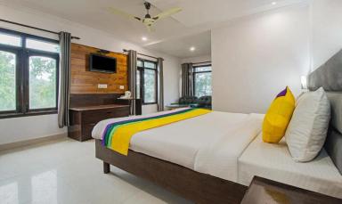 hotel room main image hotel room main image