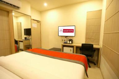 hotel room main image hotel room main image