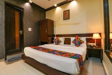 hotel room main image hotel room main image