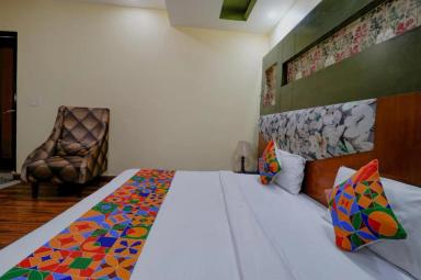 hotel room main image hotel room main image
