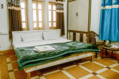 hotel room main image hotel room main image