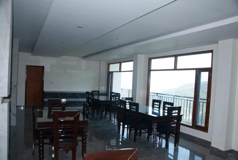 dining room at summer hill in chail hotel_Image
