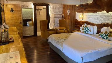 hotel room main image hotel room main image