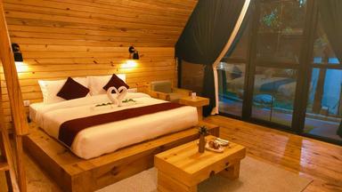 hotel room main image hotel room main image