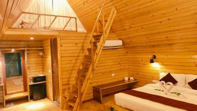 hotel room main image hotel room main image