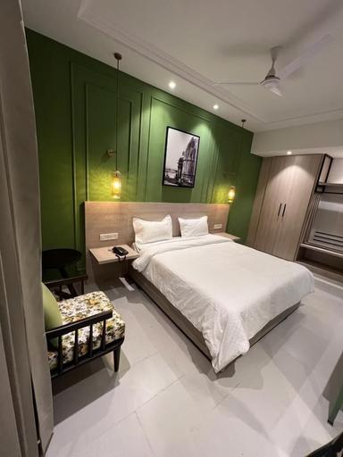 hotel room main image hotel room main image