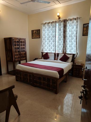 hotel room main image hotel room main image